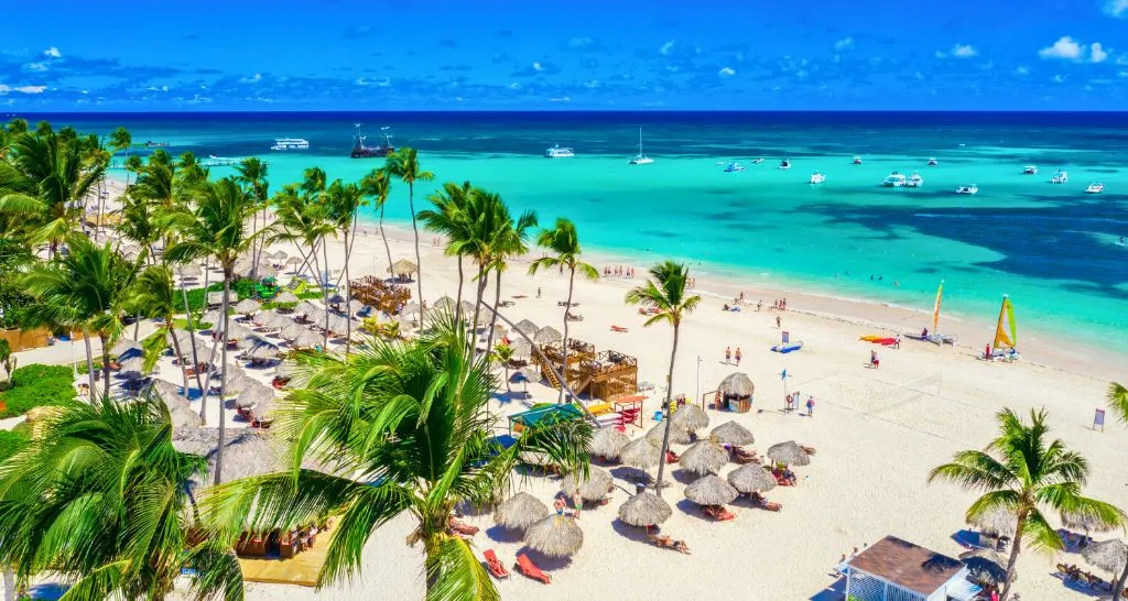 bavaro-beach-punta-cana-snorkeling-shoreline