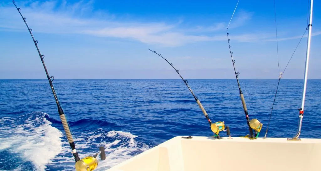 Offshore fishing charter leaving Providenciales