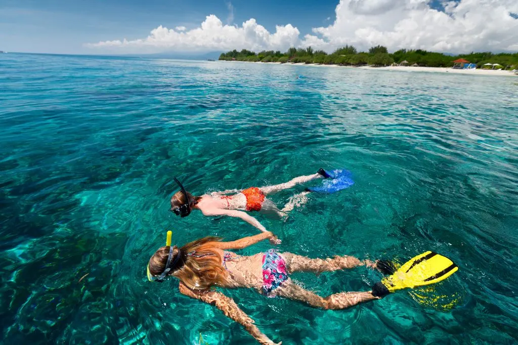 Discover the Underwater Wonders: Snorkeling in Bahamas