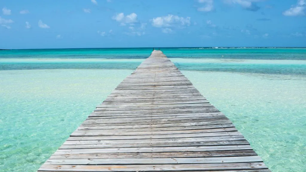 Athol Island vs Rose Island: Which Paradise is Calling Your Name?