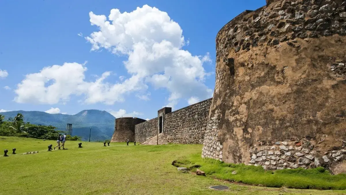Exterior view of the Fortaleza de San Felipe's walls