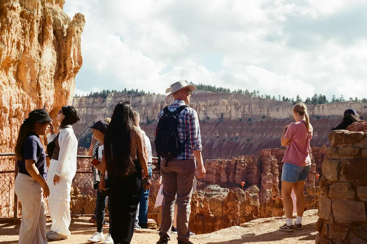 A group tour taking in Bryce Canyon, Utah