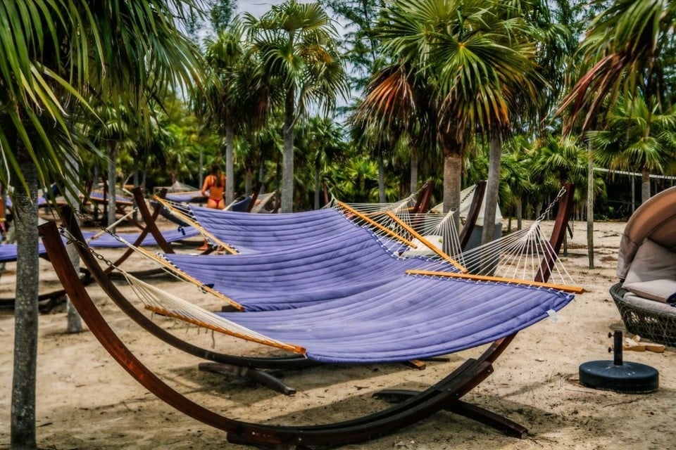 ROSE ISLAND ESCAPE: PERFECT BEACH DAY GETAWAY - GROUP TOUR