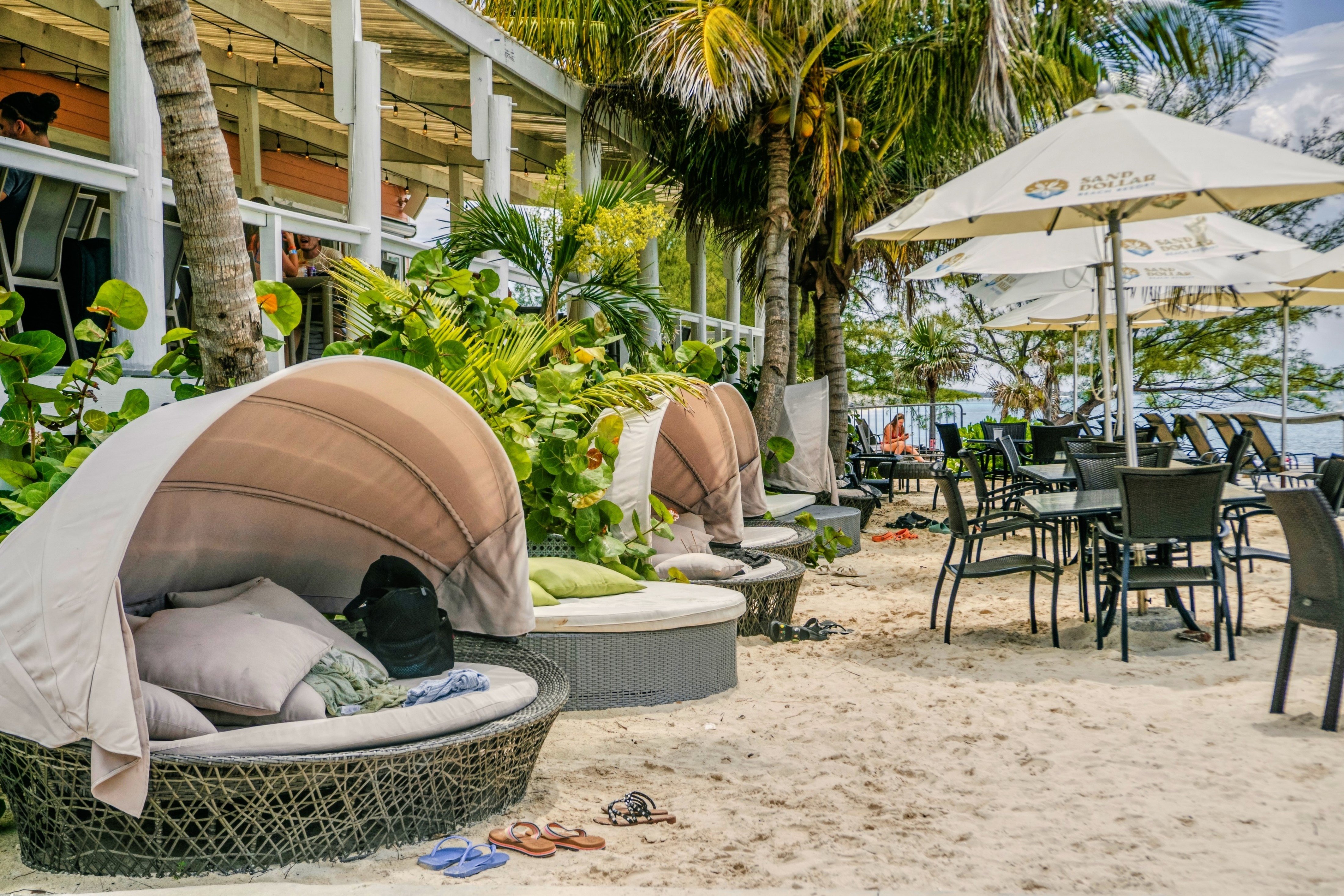 ROSE ISLAND ESCAPE: PERFECT BEACH DAY GETAWAY - GROUP TOUR