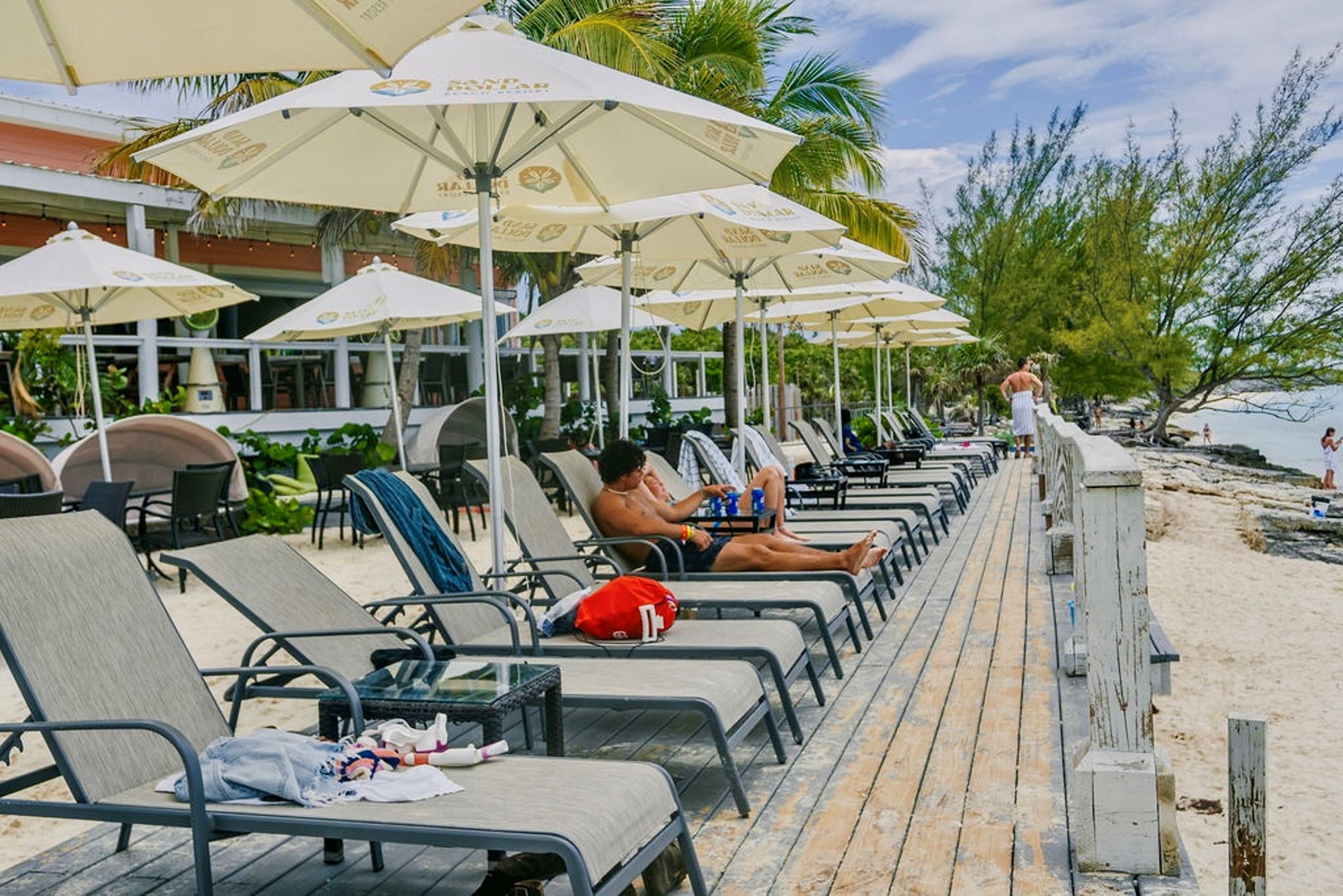 ROSE ISLAND ESCAPE: PERFECT BEACH DAY GETAWAY - GROUP TOUR