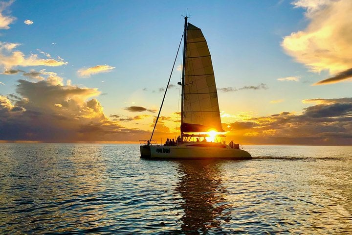 SUNSET SAILING & SIGHTSEEING CATAMARAN EXCURSION