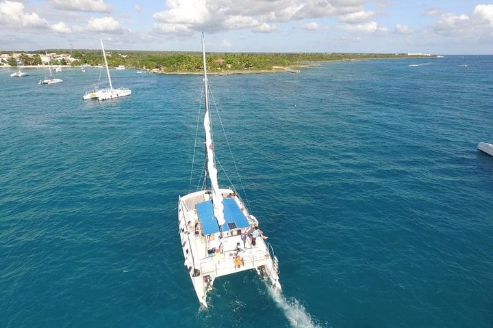 SAONA ISLAND DAY TRIP WITH LUNCH AND OPEN BAR