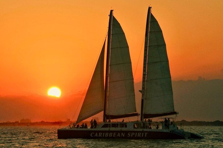 SIP, SAIL & SUNSET CRUISE