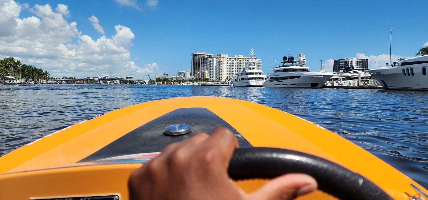 SELF-DRIVING MINI POWERBOAT EXCURSION