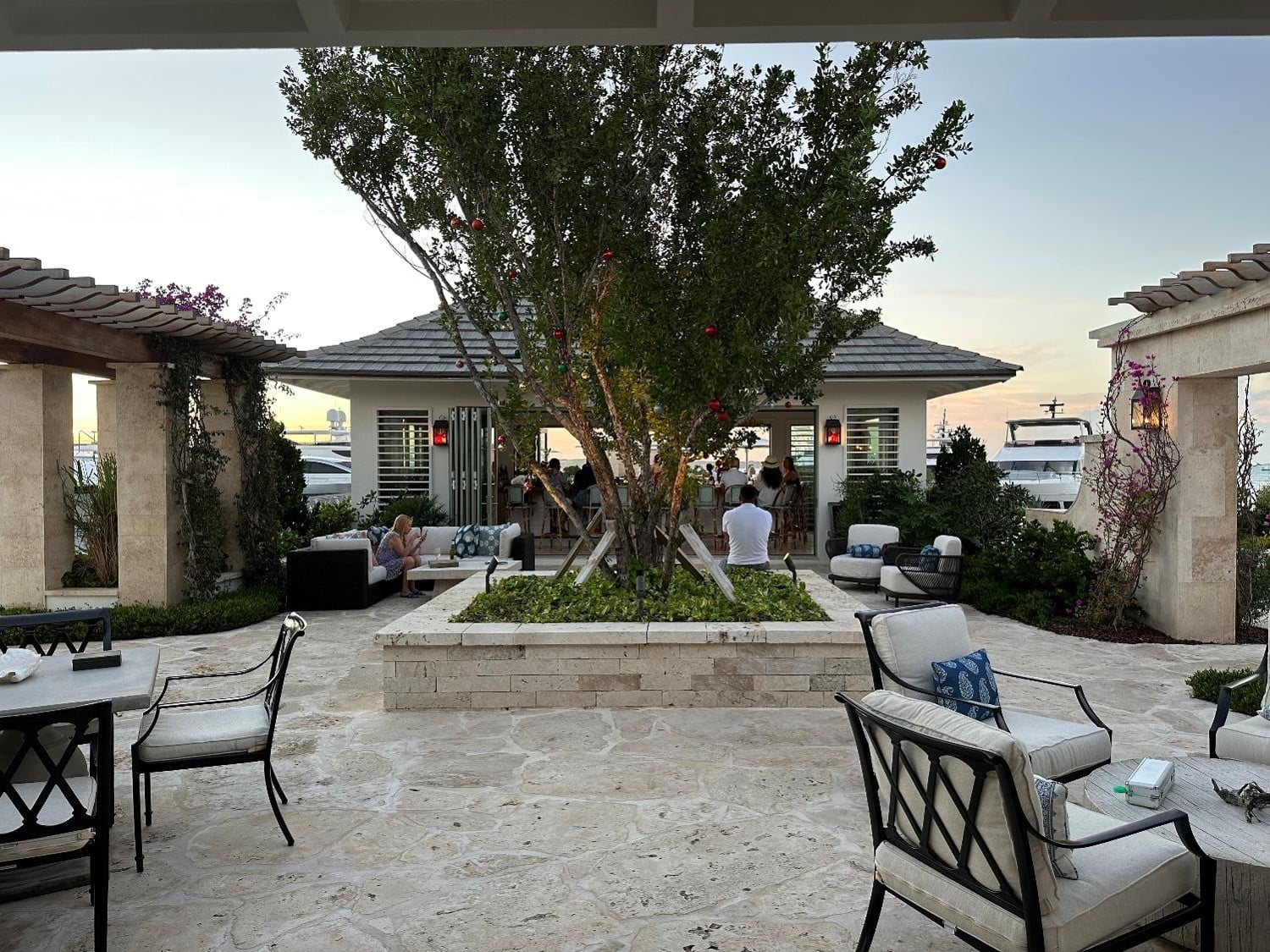 BAR 480 | HARBOUR ISLAND, BAHAMAS