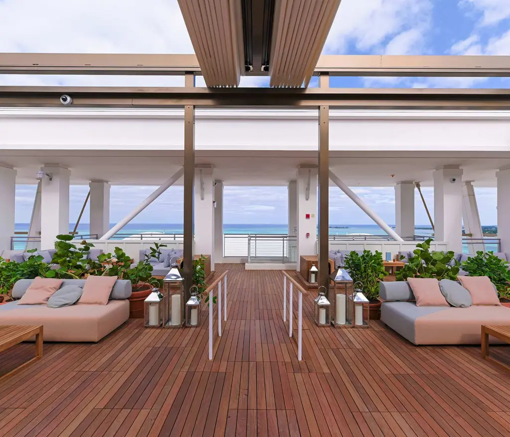 SKYBAR | NASSAU, BAHAMAS
