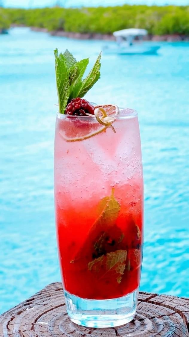 WRECKERS | SPANISH WELLS - ELEUTHERA, BAHAMAS