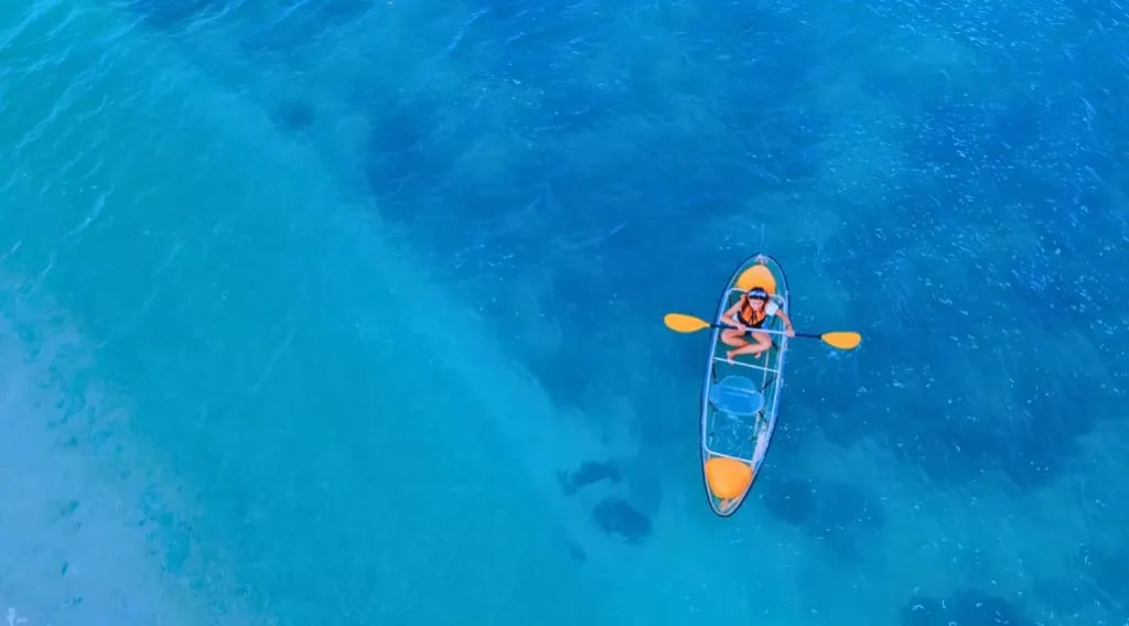 clear-kayak-Bahamas