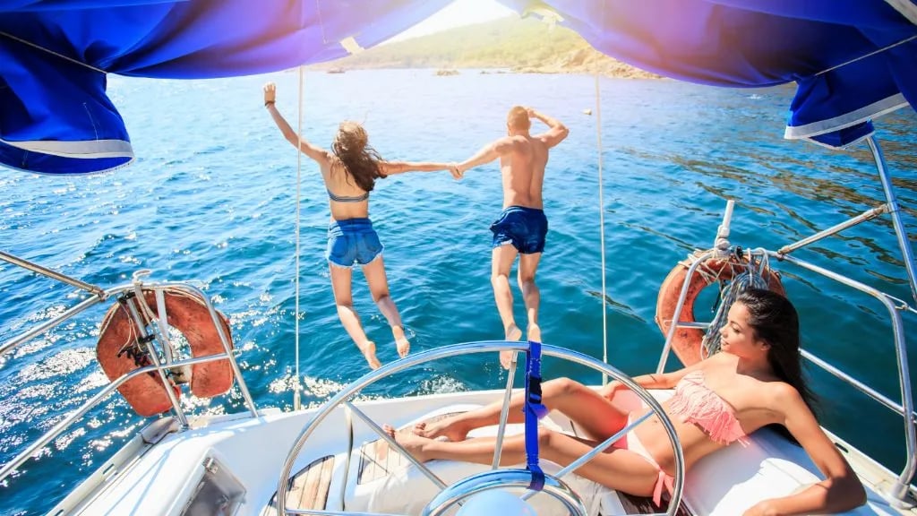 Fun-day-on-yacht-bahamas