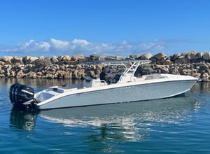 MIDNIGHT EXPRESS 39FT PRIVATE HALF DAY ROSE ISLAND CHARTER